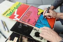 Darko Rundek u Beogradu: Potpisivanje CD-a i druženje sa obožavaocima (FOTO)