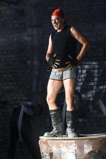 Kralj Ibi: Goran Jevtić kao Kralj Ibi predstava u Ciglani (FOTO)