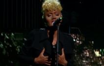 Bebi Dol viđena u narodnoj kuhinji