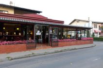 Restoran "Snežana i sedam kobasica" u Banjaluci.