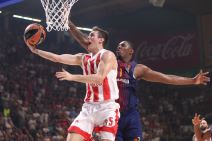 Crvena zvezda - Barselona 90:82 Fudbaleri zvezde na tribinama (FOTO)