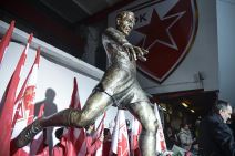 Spomenik Rajku Mitiću na Marakani