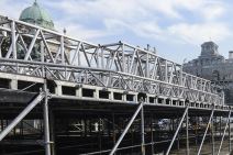 Postavljena bina ispred Skupštine za doček Nove godine 2018. FOTO