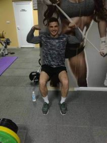 Mladić iz Podgorice - borba sa rakom - sada trenira