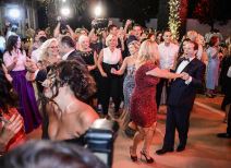 Karići Danijela Karić se udaje