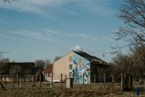 Nikola Jokić mural u Somboru Mural Nikole Jokića na osnovnoj školi u Somboru