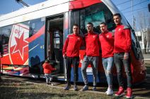 Crveno-beli tramvaj kroz Beograd (VIDEO)