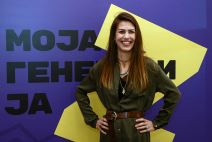 Mala Zone iz filma Zona Zamfirova udata za 23 godine starijeg glumca