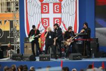 Bora Čorba Bora Đorđević miting SNS Riblja čorba na mitingu SNS