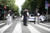 "Mirdita, dobar dan!" - desničari ispred Centra za kulturnu dekontaminaciju