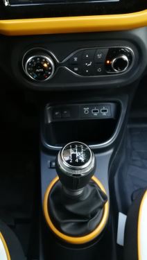 Reno Tvingo Renault Twingo TCe 95 Intens 2019 test karakteristike cena FOTO