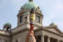 Kulturom protiv Rijalitija: Inicijativa U ime kulture predala potpisa u Skupštini Srbije FOTOGRAFIJE