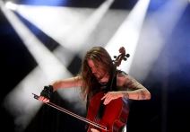 Enter Sandman i Apocalyptica: Tenori i hevimetal odjekivali Beogradom VIDEO