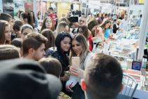 Zorannah na sajmu knjiga, fotografije