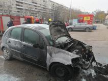 Novi Beograd - Zapalio se automobil kod Meka i Fontane