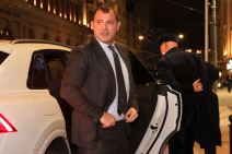 Lane Jovanović i Miloš Krasić pokvario im se automobil kod Ušća svečanost 100 godina FSS