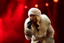 lepa brena nadimak kako je dobila