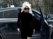 Jelena Karleuša FOTOGRAFIJE haljinica i sandale do iznad kolena