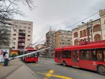 Trolejbusi ne rade na Studentskom trgu pala bandera