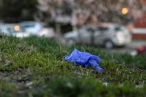 Korona virus zaštitne maske i rukavice na ulici: Ulice Beograda pune infektivnog otpada! FOTOGRAFIJE