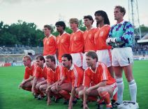 Jugoslavija - Holandija Maksimir navijači zviždali himni Hej Sloveni  na današnji dan