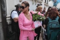 Bogdana se porodila Bogdanine sestre donele balone