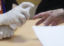 Izbori 2020: Zbog mera zaštite OVO MORATE DA IMATE KOD SEBE. (FOTOGRAFIJE)