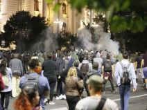 Protest Skupština- incidenti- sukobi s policijom - najnovije vesti