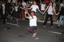 Protest u Beogradu najnovije vesti demonstranti igraju kolo