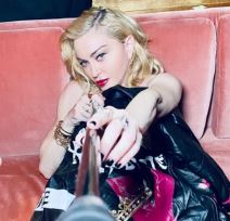 Bobi Braun o Vitni Hjuston, Dženet Džekson i Madoni
