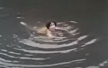 Seka Sablić Kristina Đenka Maratonci intimna scena pored jezera