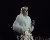 Jelena Karleuša u tangama na motoru