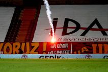 Galatasaraj-Fenerbahče-0-0-baklja-jermenija-azerbejdžan-rat-podrška-fotografije