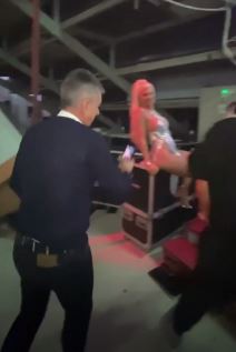 Jelena Karleuša Grand snimanje Jelena u srebrnoj haljini 