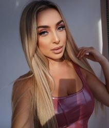 maja berovic providan ves versace bademantil instagaram foto