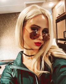 maria bakalova bugarka rudi djulijani saša barona koen borat 2 film instagram foto