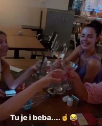 bogdana raznatovic ceca i bogdana na kipru slike zeljko raznatovic