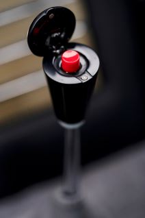 šon koneri preminuo aston martin db5 automobil