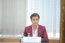 aleksandar vucic ivica dacic konferencija novinari smeh izjava 