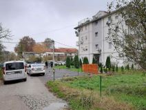 kotez telo muskarca ispred zgrade predozirao se