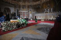 sahrana patrijarha irineja gde ce biti sahranjen irinej hram svetog save otvoren kovceg liturgija 