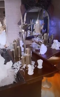 jelena karleusa nova godina ukrasi u kuci pevacica pokazala kako je okitila jelku i dvoriste foto