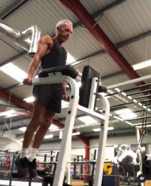 vezbanje muskarci vezbanje bez opreme fitnes deka