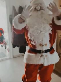 natasa bekvalac deda mraz na vratima instagram foto