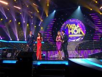 dragana kosjerina crvena haljina dekolte slic luda noc foto