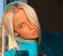 zoe kristofoli teo ernandez oralni seks na jahti slike