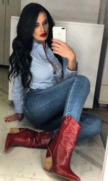 indi aradinovic decko