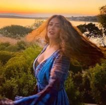 Salma Hajek u bikiniju