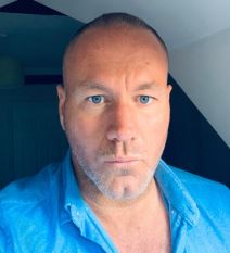 endi skot trazi zenu osobine facebook foto video