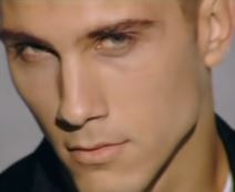 Ceca Znam maneken iz spota 